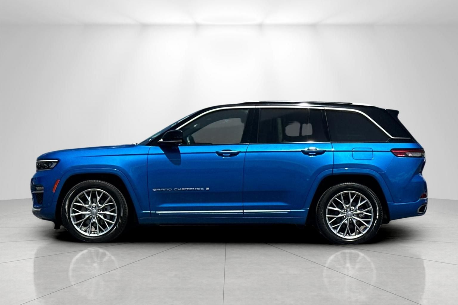 2023 Jeep Grand Cherokee Summit