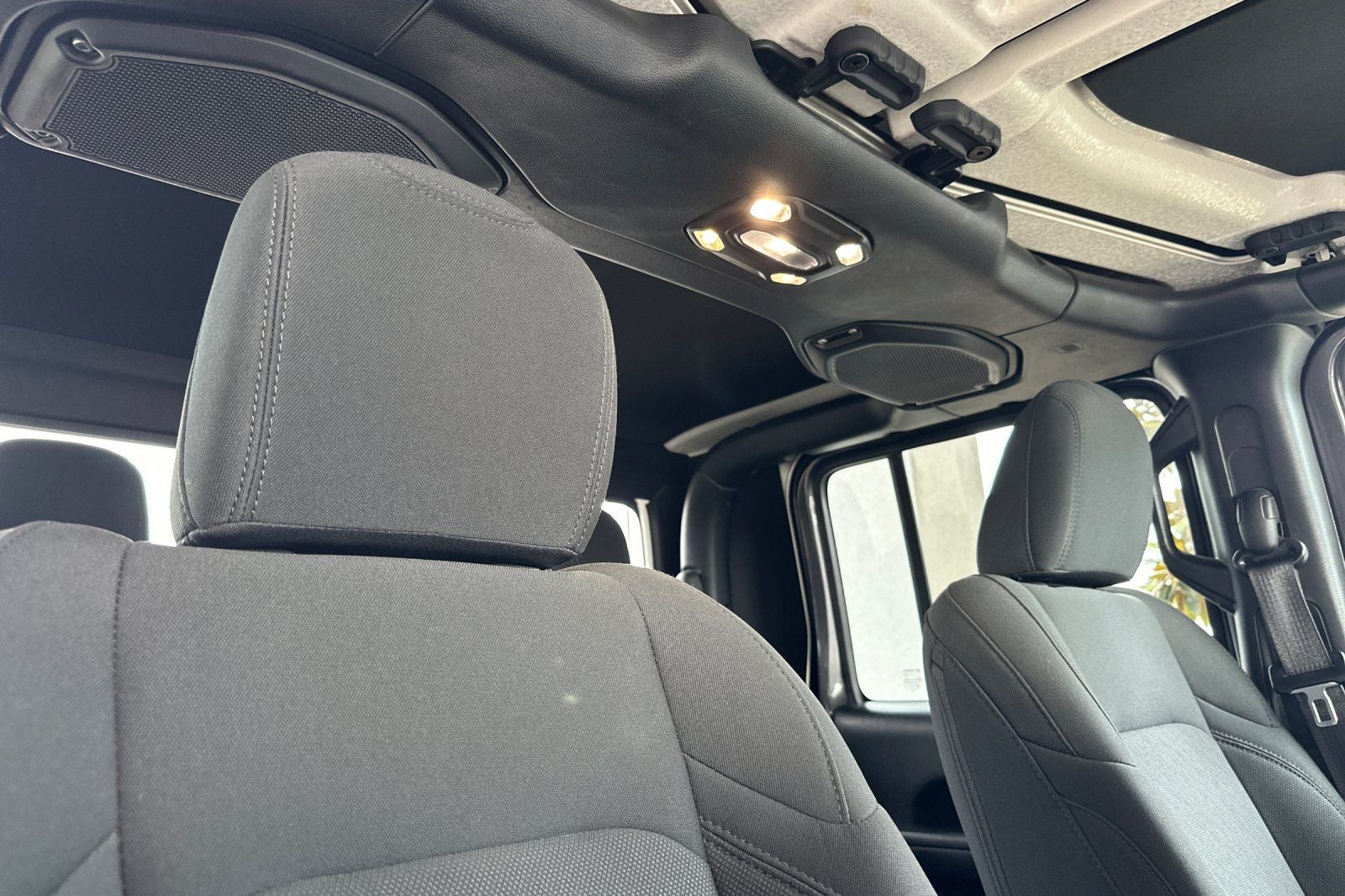 2021 Jeep Gladiator Willys