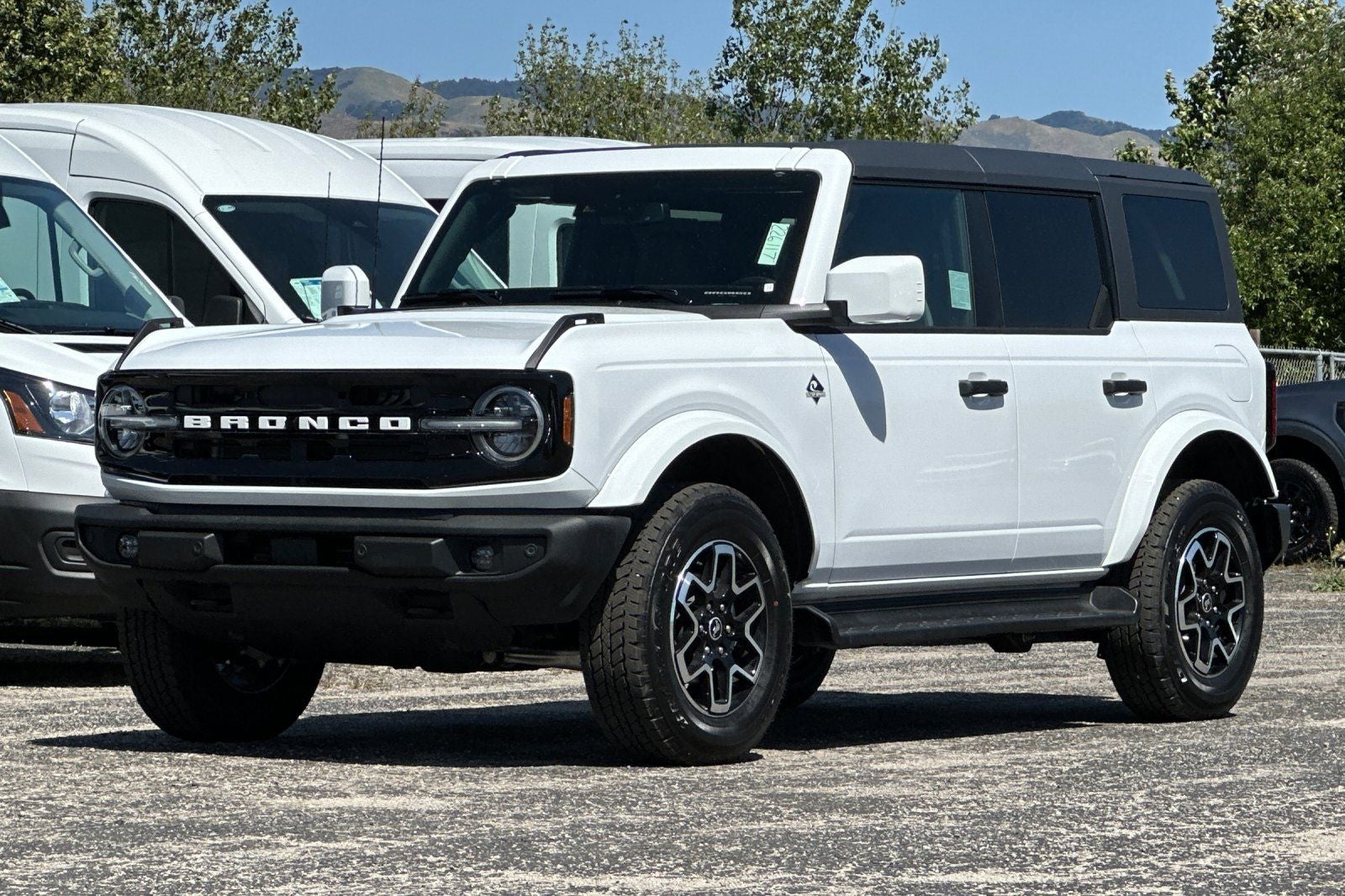 2026 Ford Bronco Outer Banks
