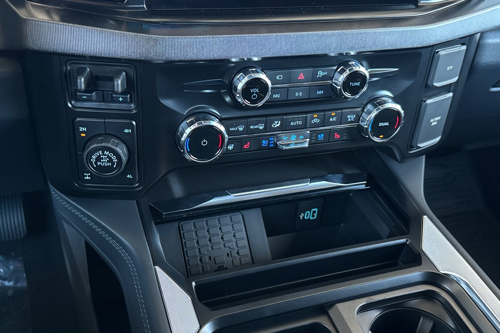 2027 Ford F-350SD Platinum