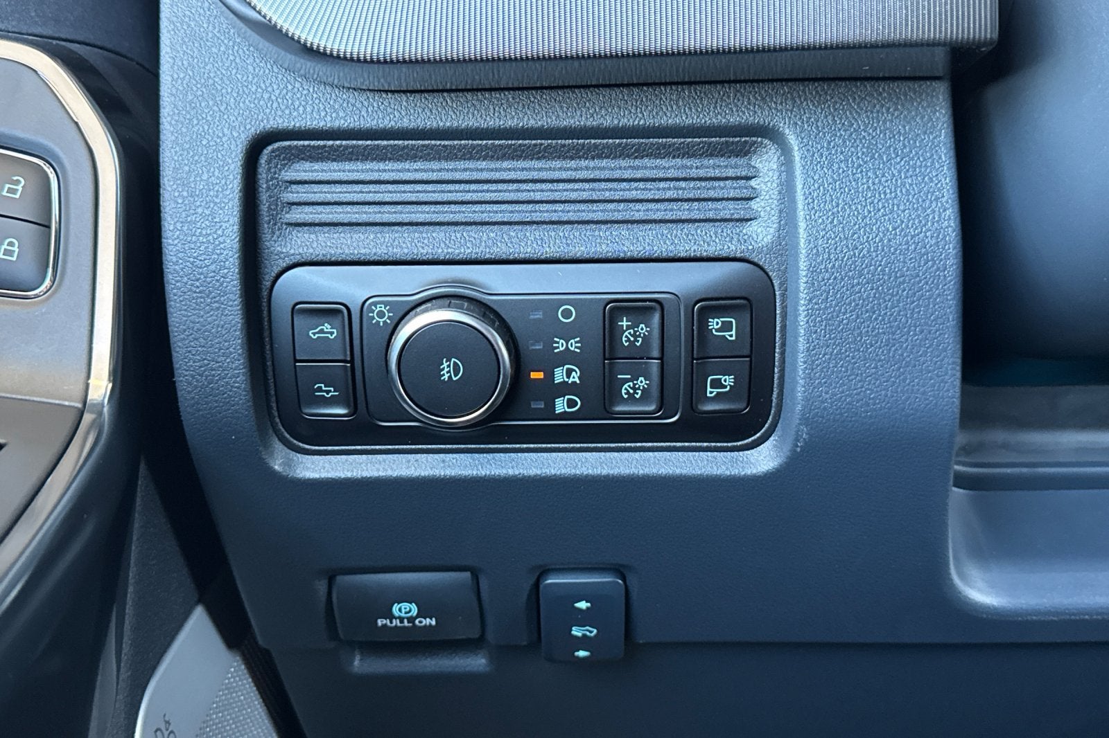 2027 Ford F-350SD Platinum