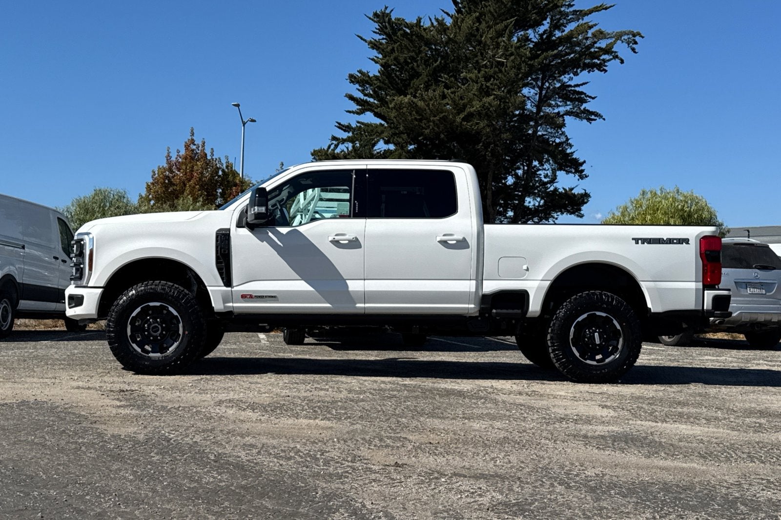2027 Ford F-350SD Platinum
