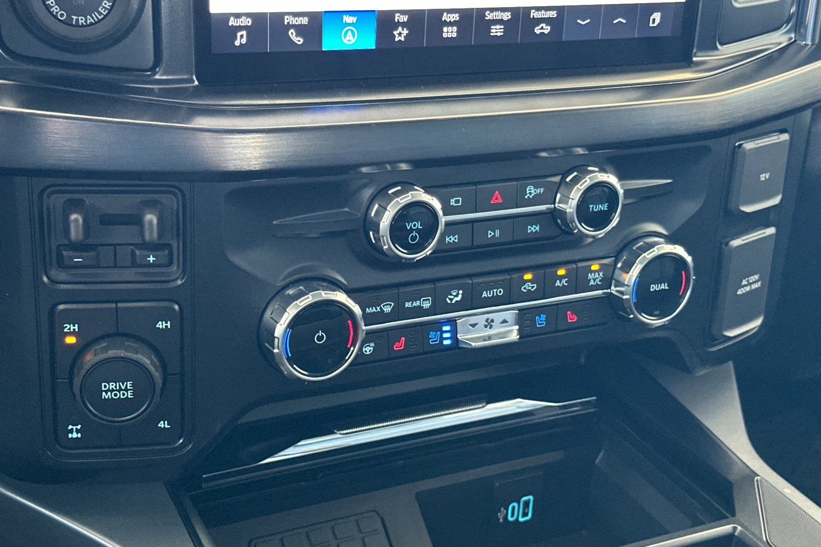 2027 Ford F-350SD Lariat
