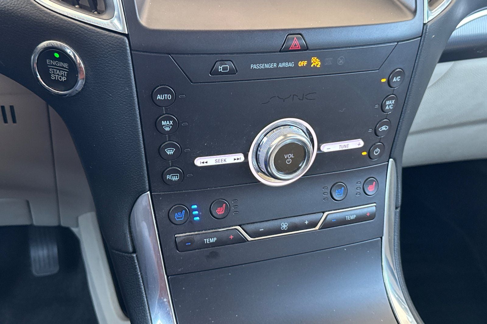 2020 Ford Edge Titanium