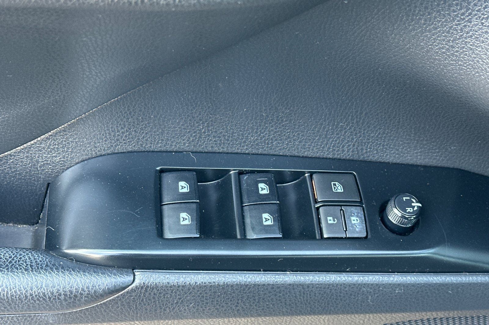 2020 Toyota Camry Hybrid LE