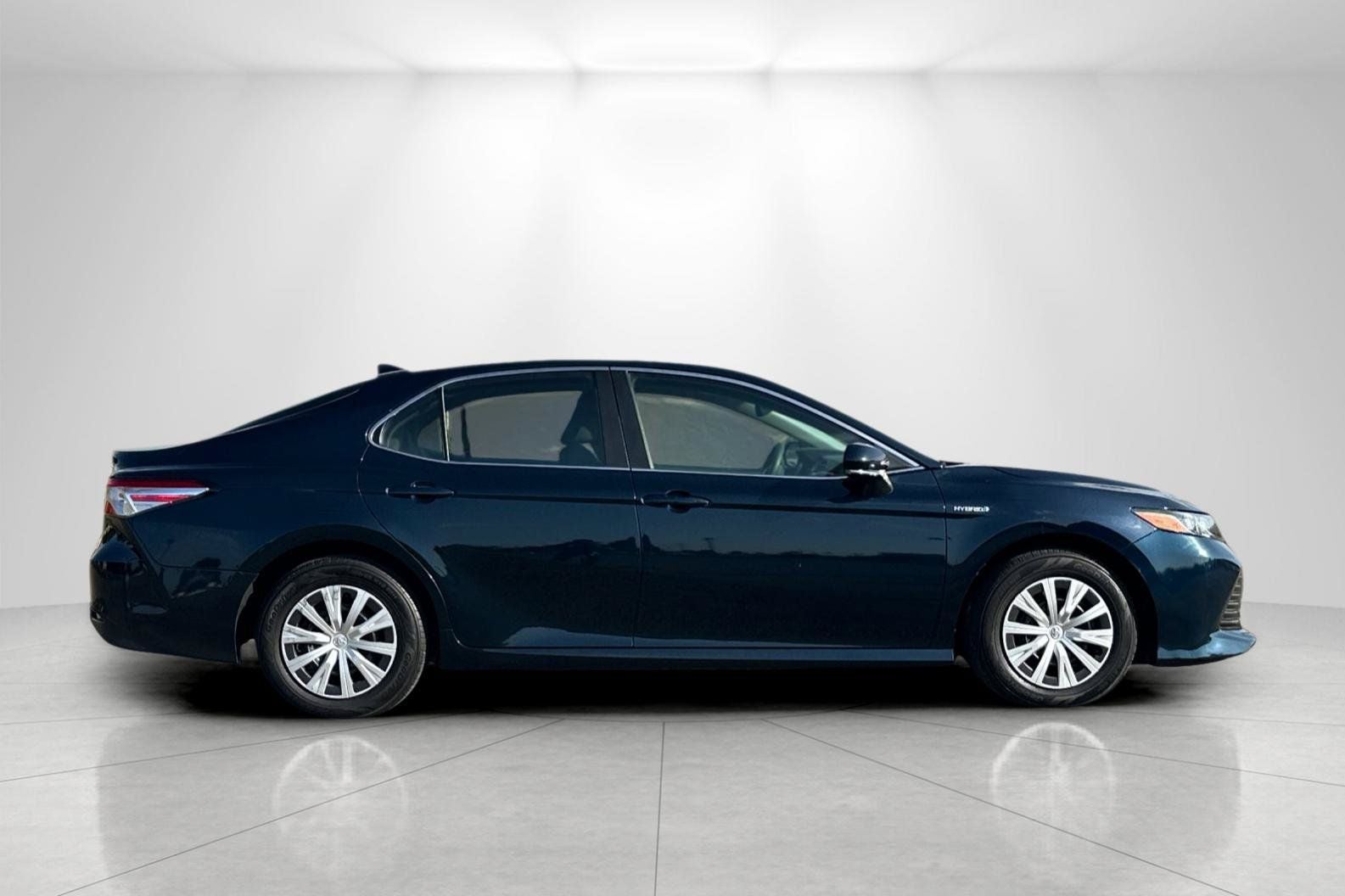 2020 Toyota Camry Hybrid LE