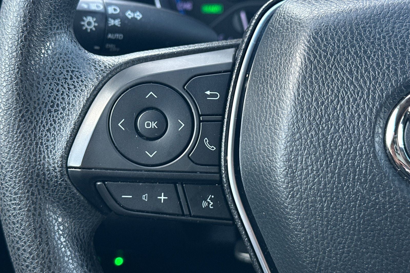 2020 Toyota Camry Hybrid LE