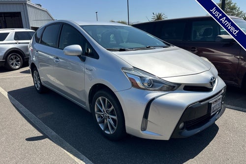 2015 Toyota Prius v Base
