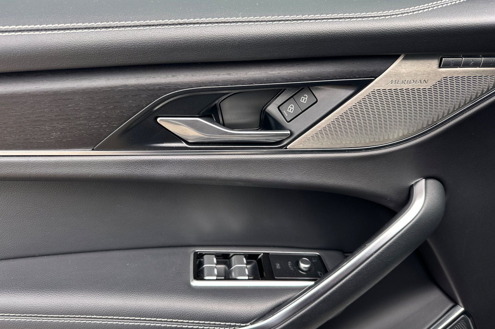 2024 Jaguar F-PACE P400 R-Dynamic S