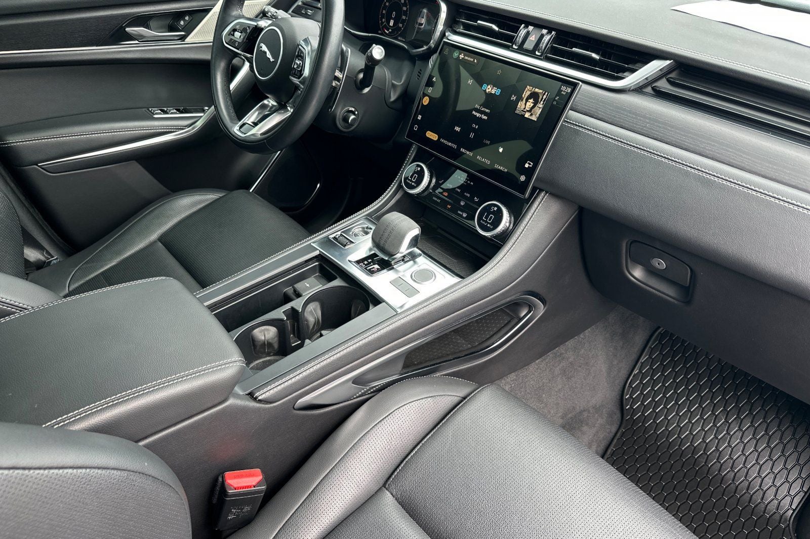 2024 Jaguar F-PACE P400 R-Dynamic S