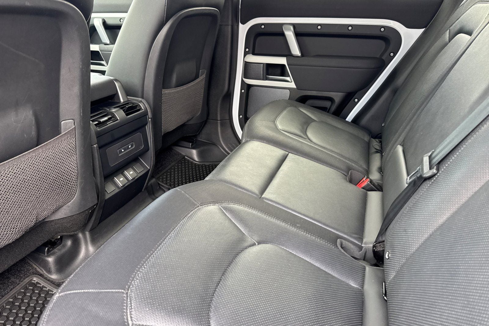 2023 Land Rover Defender 110 X-Dynamic SE