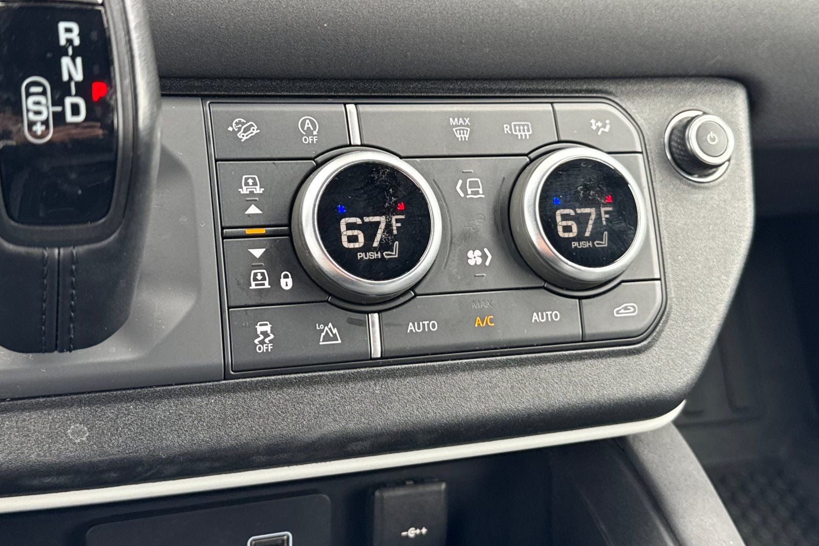2023 Land Rover Defender 110 X-Dynamic SE