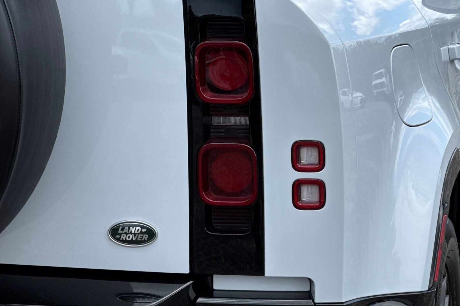 2023 Land Rover Defender 110 X-Dynamic SE