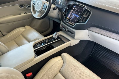 2022 Volvo XC90 Recharge Plug-In Hybrid T8 Inscription 7 Passenger