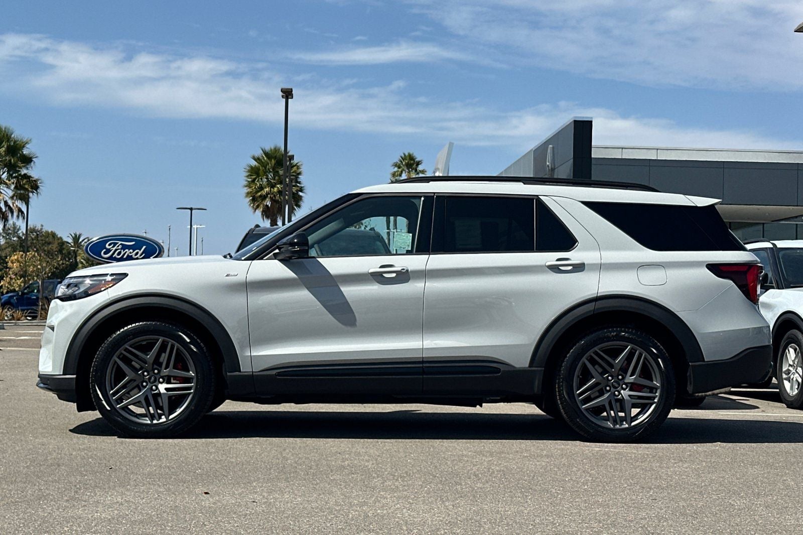 2027 Ford Explorer 4-Door 4DR RWD ST-LINE